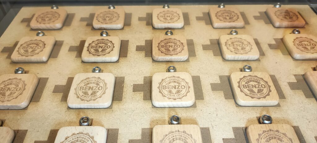 Sleutelhanger van hout · 4
