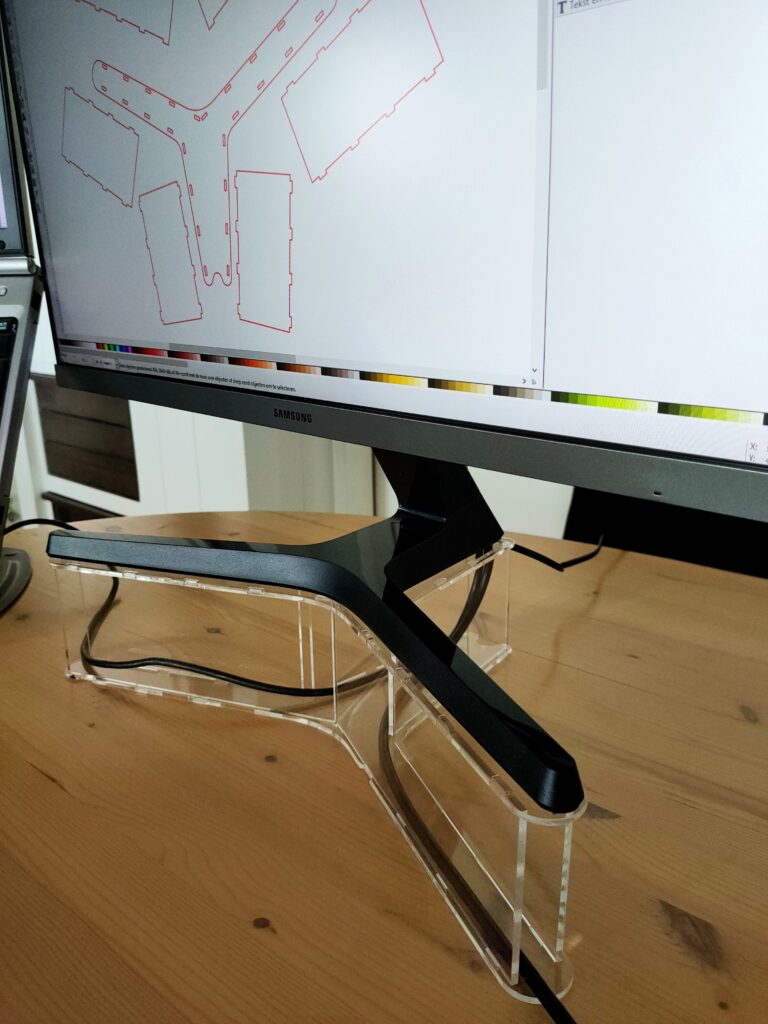 Monitorsteun van plexiglas op maat · 1