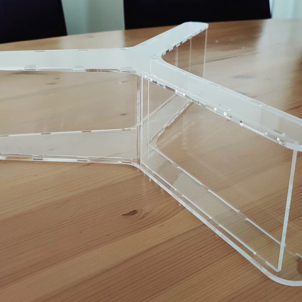 Monitorsteun van plexiglas op maat · 2