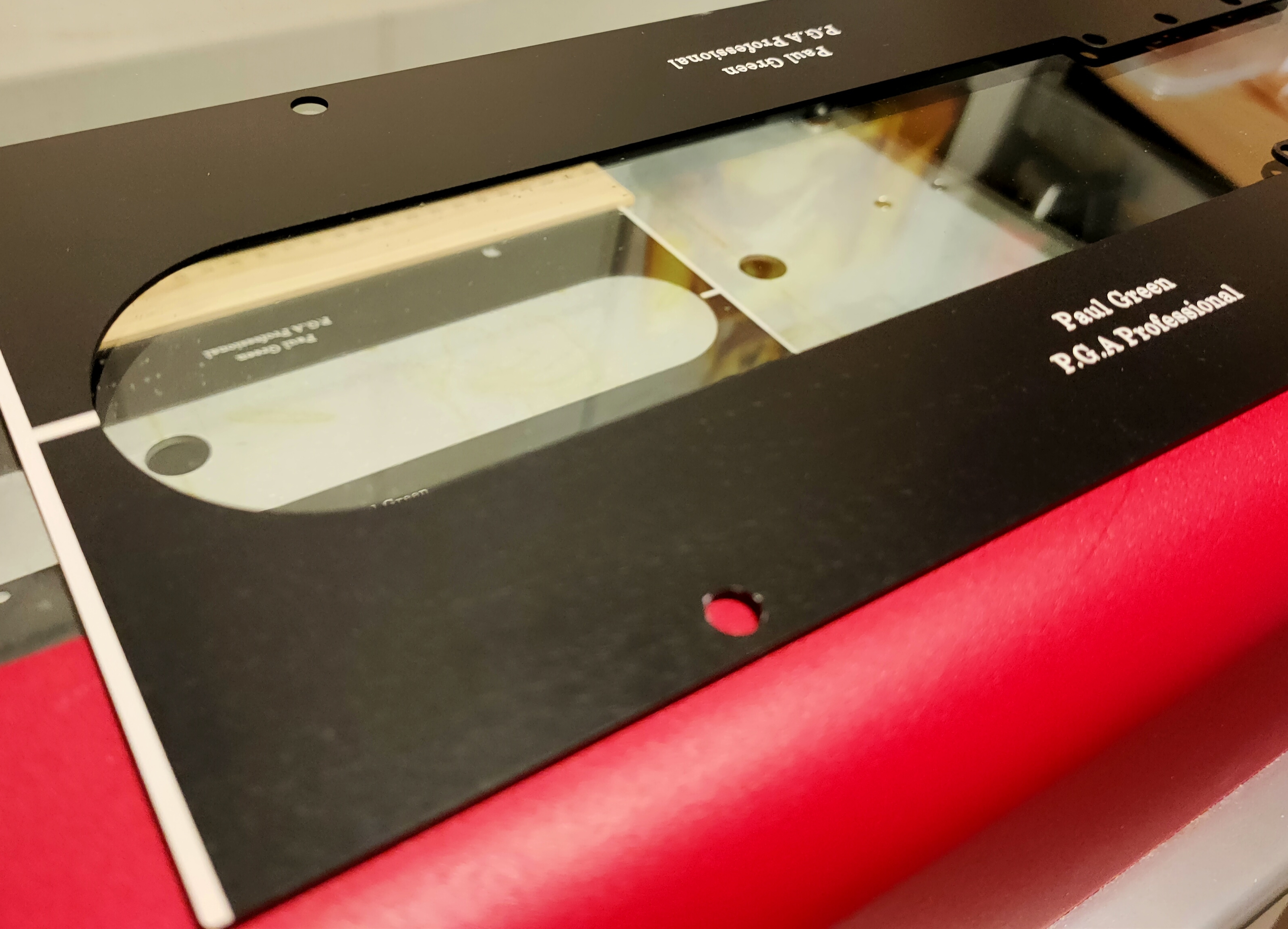 Geanodiseerd aluminium gemarkeerd · 1