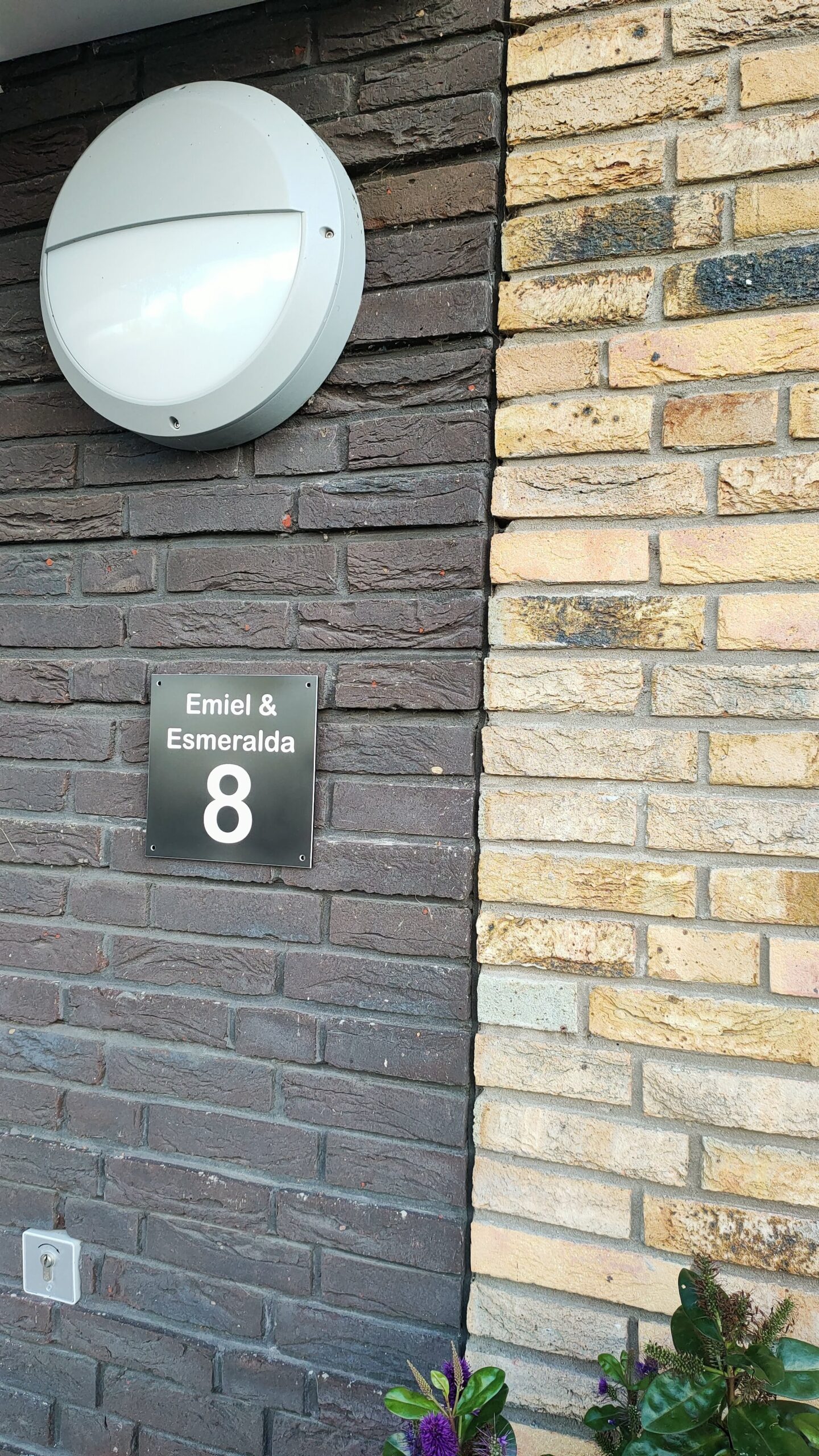 Naam- en huisnummerbordje · 1