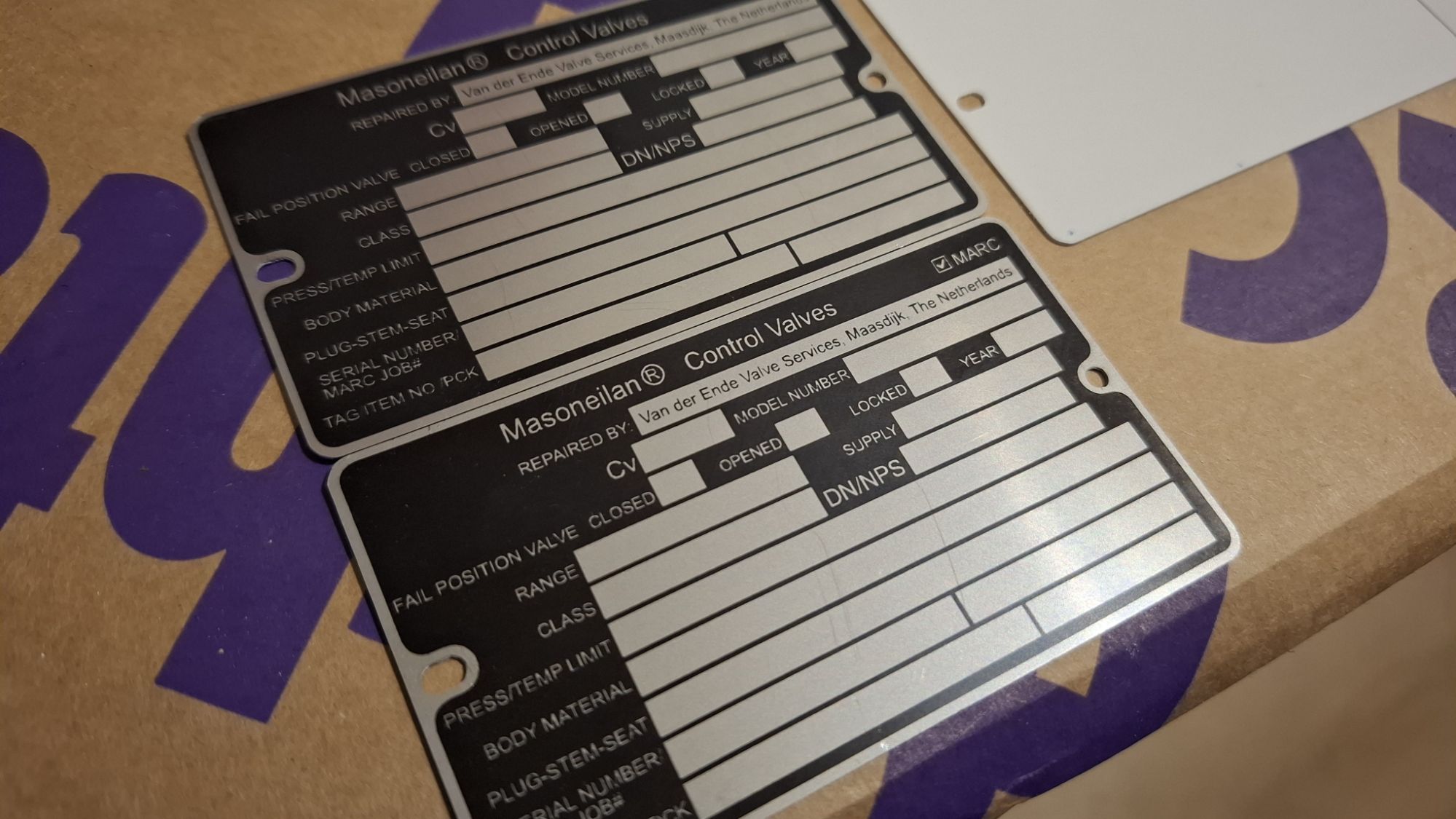 Reverse engraving op metaal